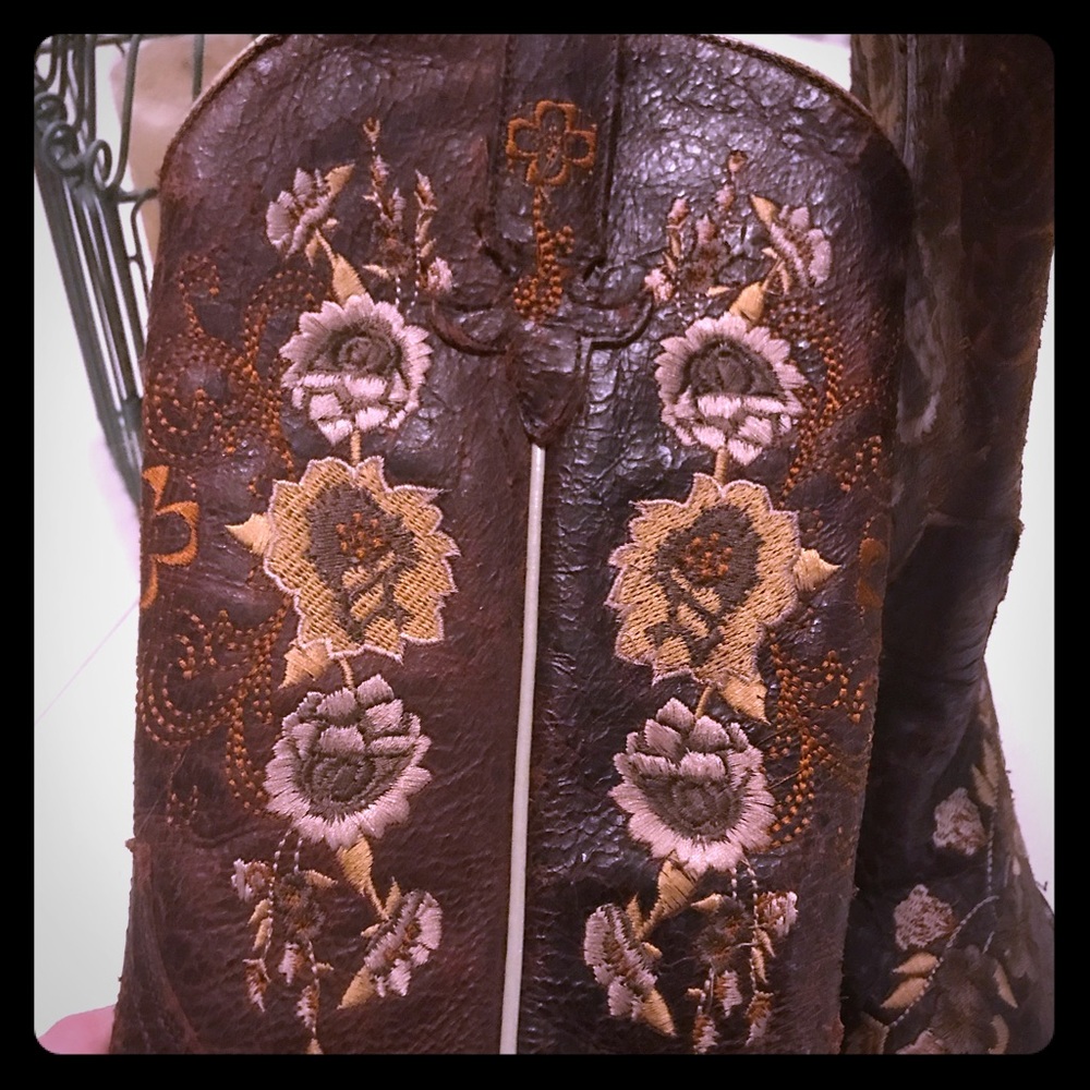 Macie Bean cowgirl boots!